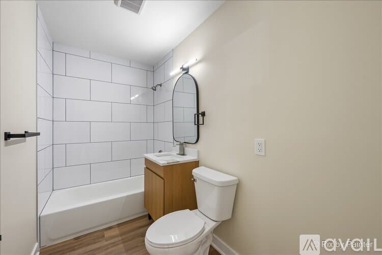 North Aurora House: 355 Hilltop Dr