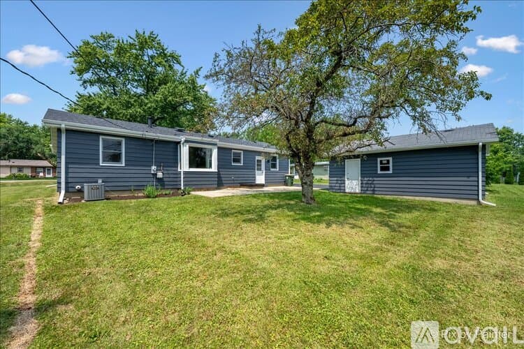 North Aurora House: 355 Hilltop Dr
