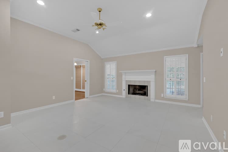Tuscaloosa House: 2101 Fox Ridge Rd
