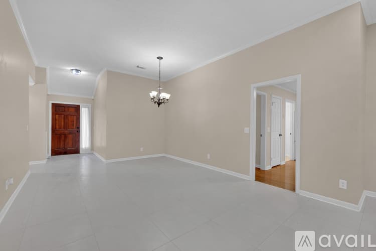 Tuscaloosa House: 2101 Fox Ridge Rd