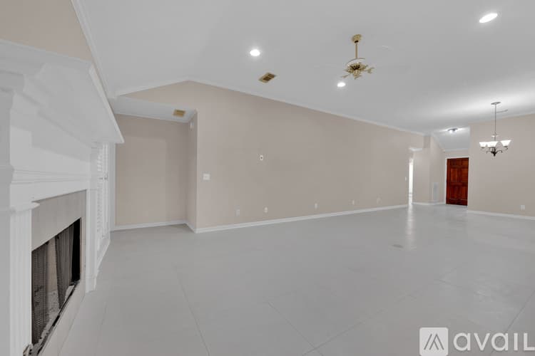 Tuscaloosa House: 2101 Fox Ridge Rd
