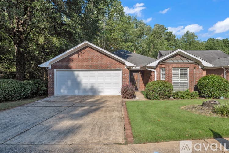 Tuscaloosa House: 2101 Fox Ridge Rd