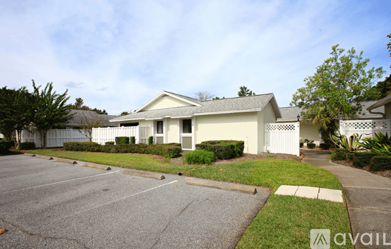 Palm Coast Apartment: 4 Lake Forest Pl