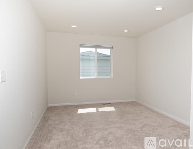 Commerce City House: 12406 E 102nd Ave
