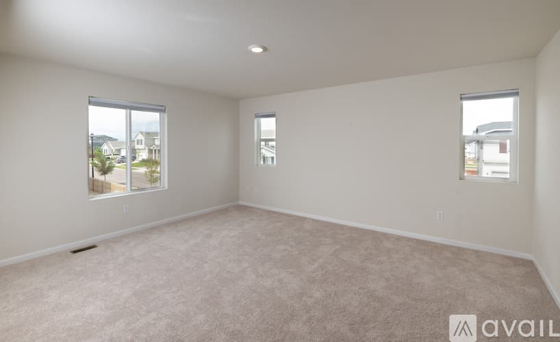 Commerce City House: 12406 E 102nd Ave