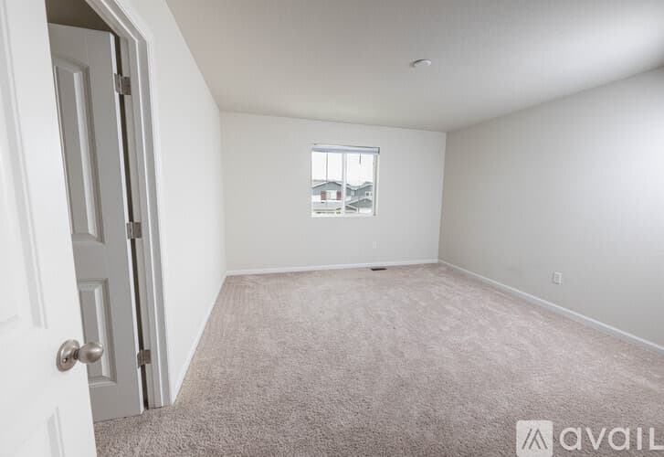 Commerce City House: 12406 E 102nd Ave