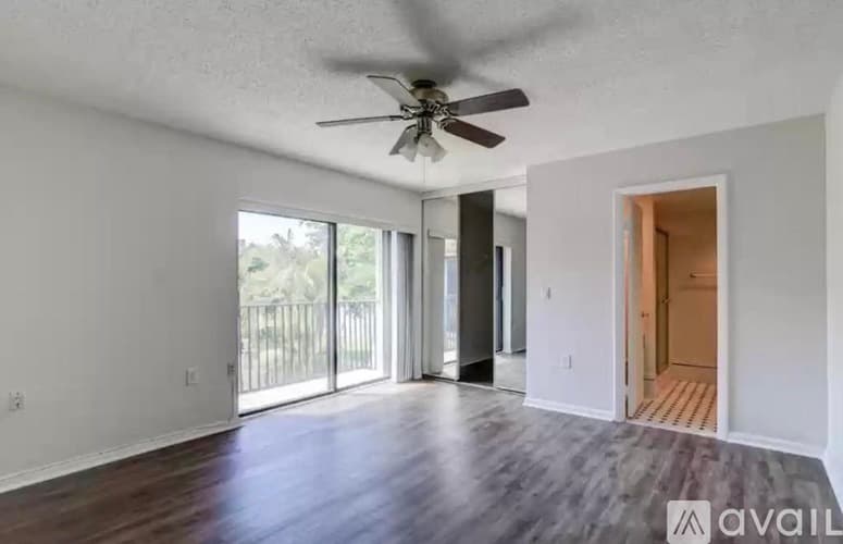 Delray Beach Townhome: 2885 SW 22nd Cir