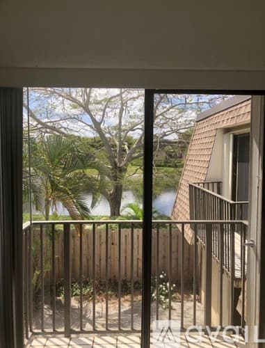 Delray Beach Townhome: 2885 SW 22nd Cir
