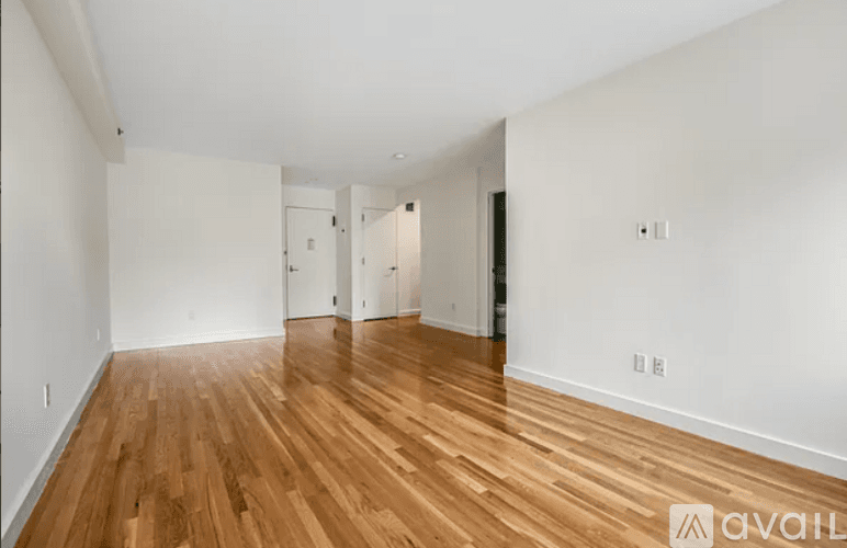 New York Apartment: 101 W 15th St