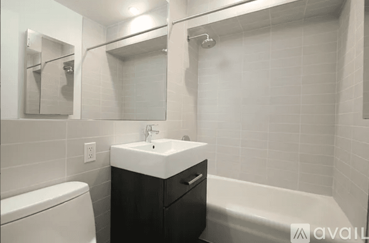 New York Apartment: 101 W 15th St