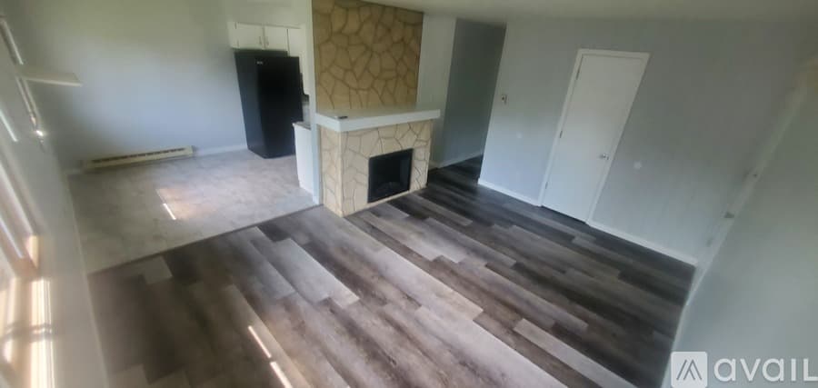 La Crosse Apartment: 1749 Bainbridge St