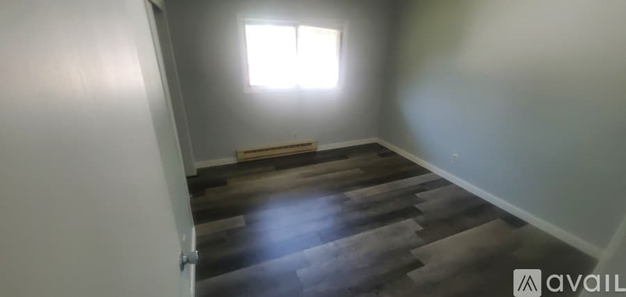 La Crosse Apartment: 1749 Bainbridge St