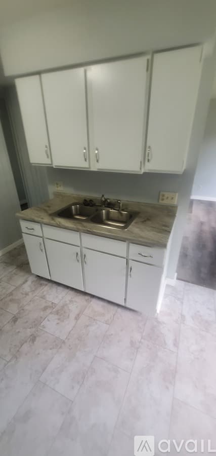 La Crosse Apartment: 1749 Bainbridge St