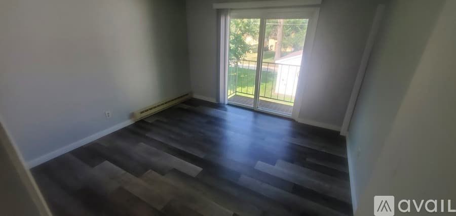 La Crosse Apartment: 1749 Bainbridge St