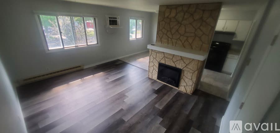 La Crosse Apartment: 1749 Bainbridge St
