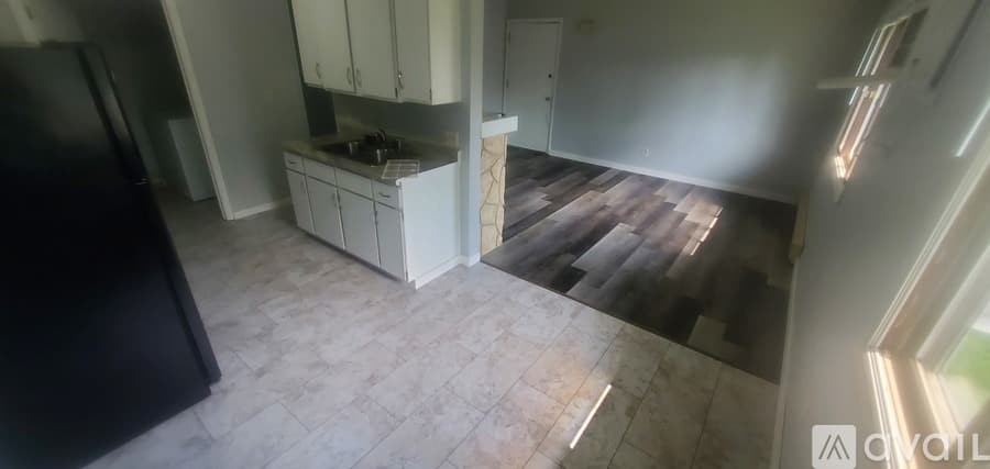 La Crosse Apartment: 1749 Bainbridge St