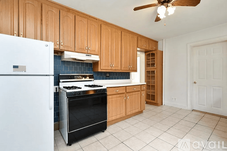 Woburn House: 3 Webster Ct
