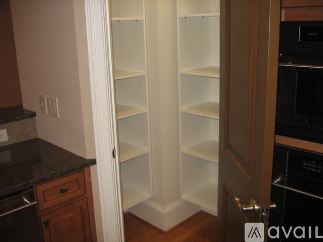 Atlanta Apartment: 384 16th St NW