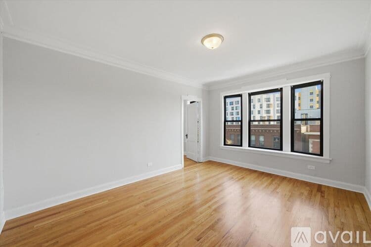 Chicago Apartment: 2638 N Milwaukee Ave