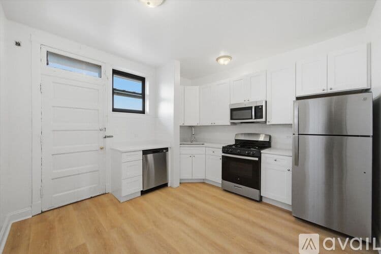 Chicago Apartment: 2638 N Milwaukee Ave
