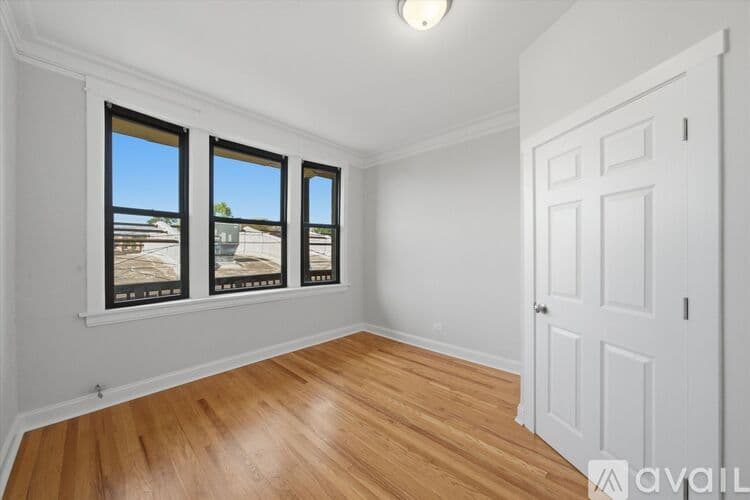 Chicago Apartment: 2638 N Milwaukee Ave