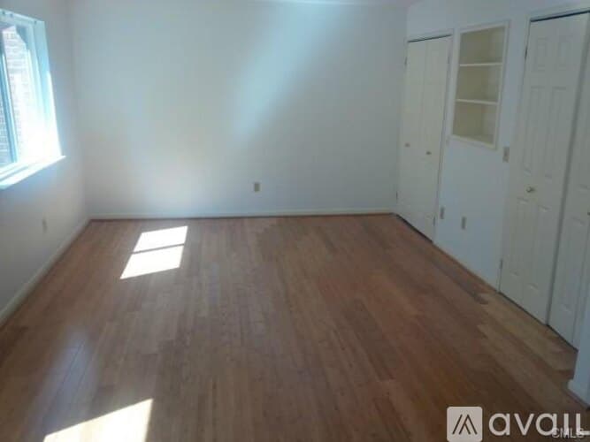 Westport Condo: Hills Lane