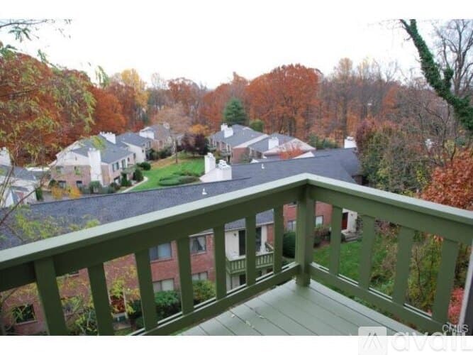 Westport Condo: Hills Lane