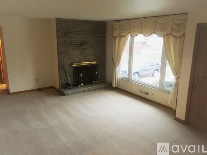 Pittsburgh House: 327 Forest Drive