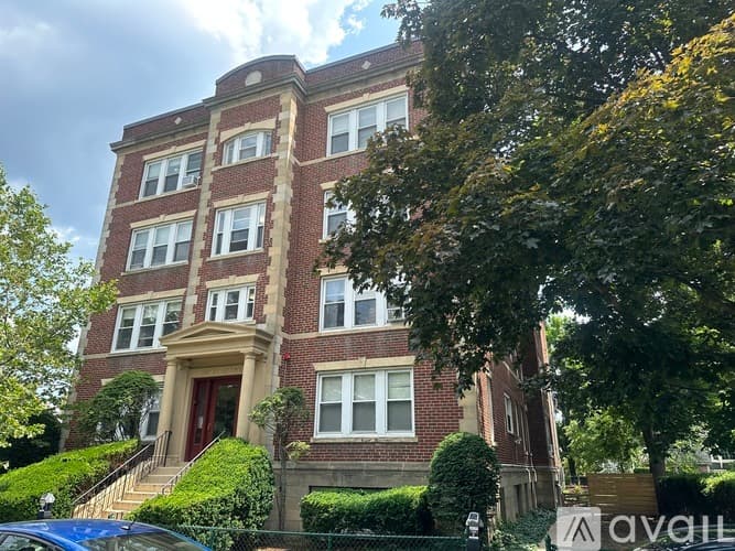 Somerville Apartment: 38 Day St