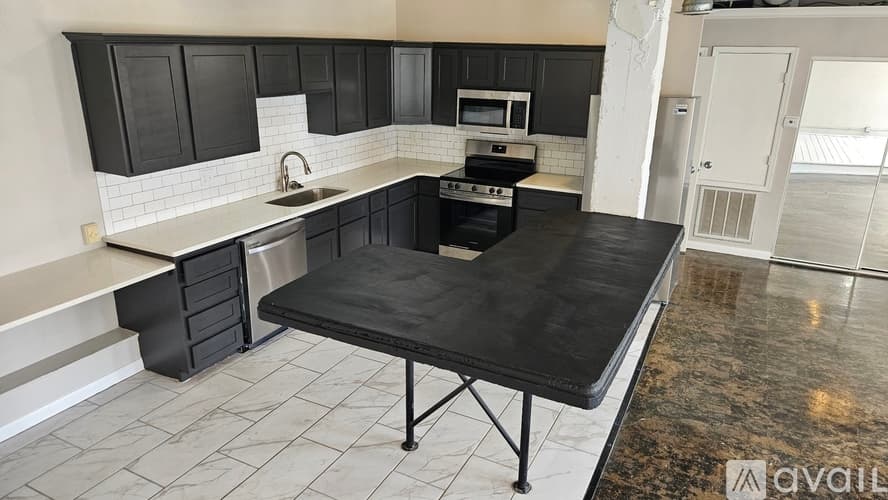 Shreveport Apartment: 710 Crockett Street