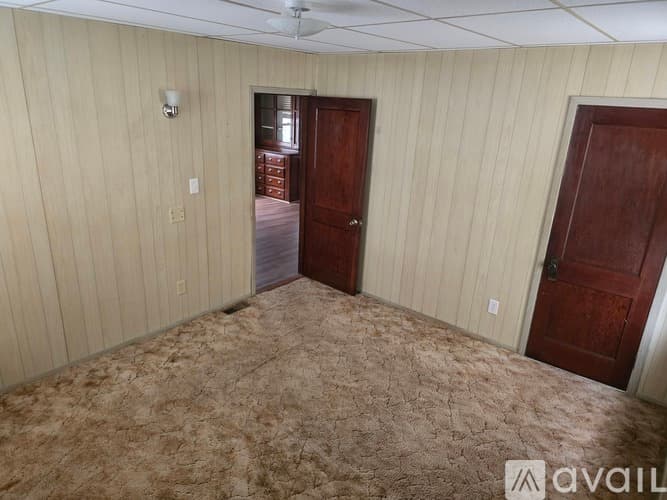 New Bedford Apartment: 37 Princeton Street