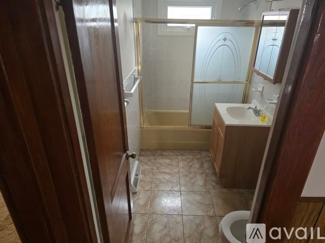 New Bedford Apartment: 37 Princeton Street