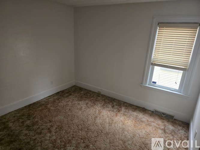 New Bedford Apartment: 37 Princeton Street