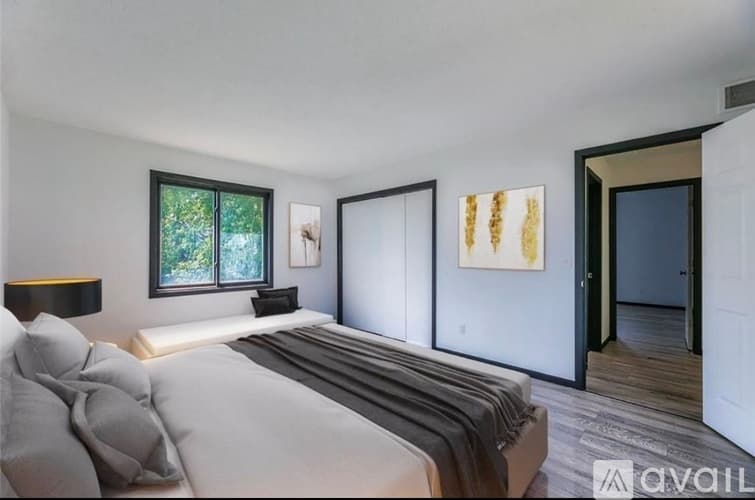Apple Valley House: 7400 157th St W
