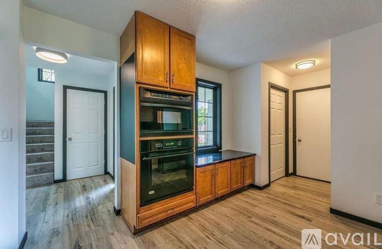 Apple Valley House: 7400 157th St W