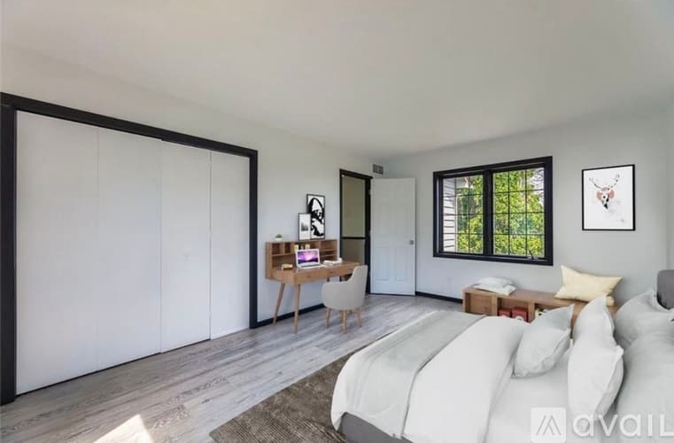 Apple Valley House: 7400 157th St W