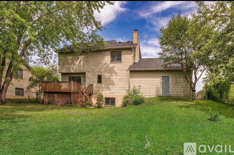 Apple Valley House: 7400 157th St W