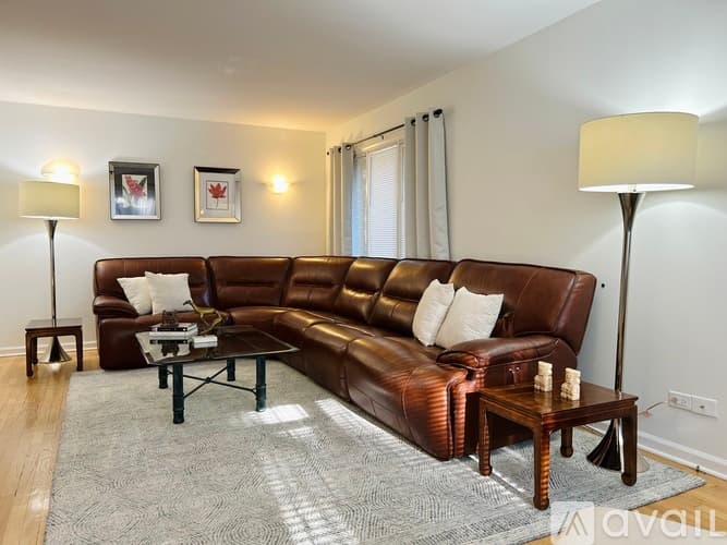 Lake Forest Townhome: 335 Scott Street