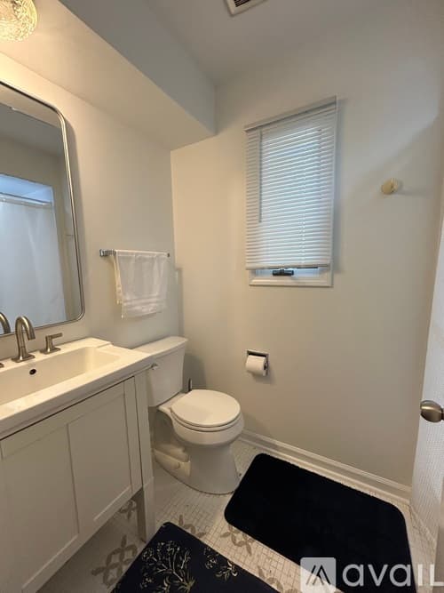 Lake Forest Townhome: 335 Scott Street