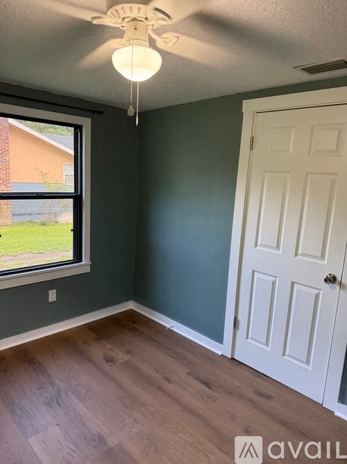 Woodbine House: 144 Hutchinson Court