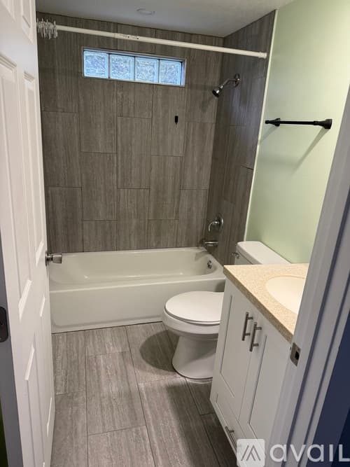 Woodbine House: 144 Hutchinson Court