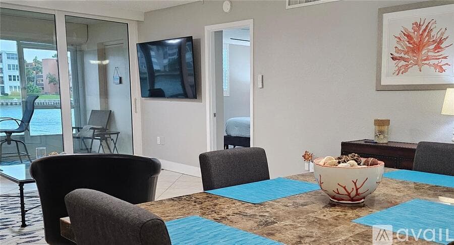 South Pasadena Condo: 7560 Bay Island Drive South