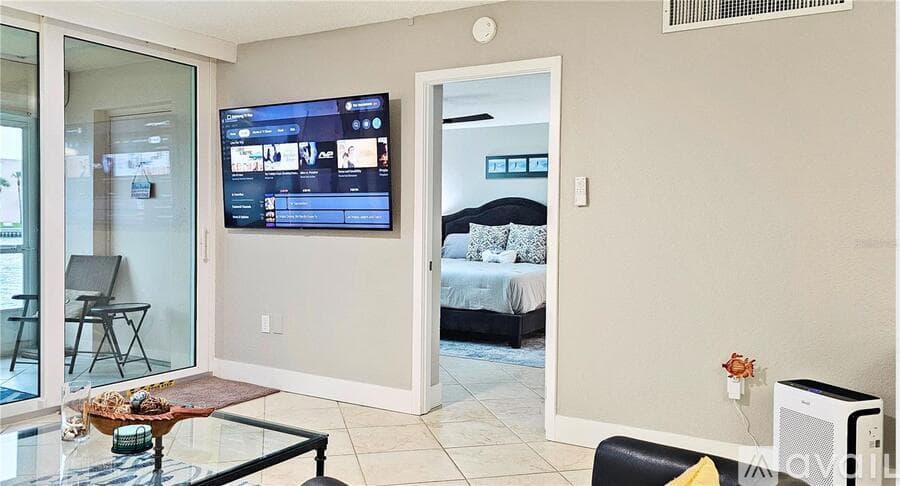 South Pasadena Condo: 7560 Bay Island Drive South
