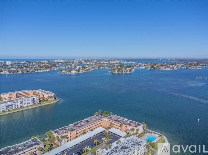 South Pasadena Condo: 7560 Bay Island Drive South