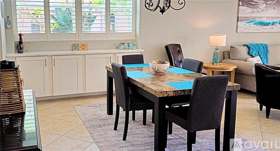 South Pasadena Condo: 7560 Bay Island Drive South