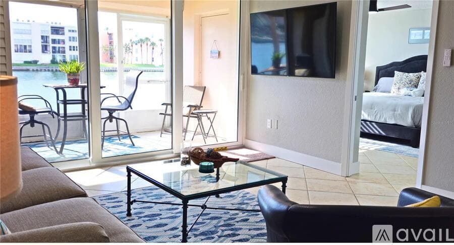 South Pasadena Condo: 7560 Bay Island Drive South