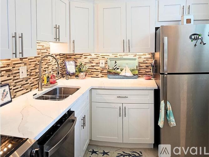 South Pasadena Condo: 7560 Bay Island Drive South