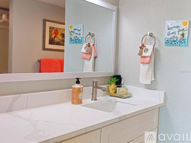 South Pasadena Condo: 7560 Bay Island Drive South