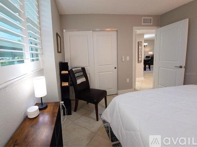 South Pasadena Condo: 7560 Bay Island Drive South