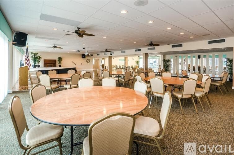 South Pasadena Condo: 7560 Bay Island Drive South